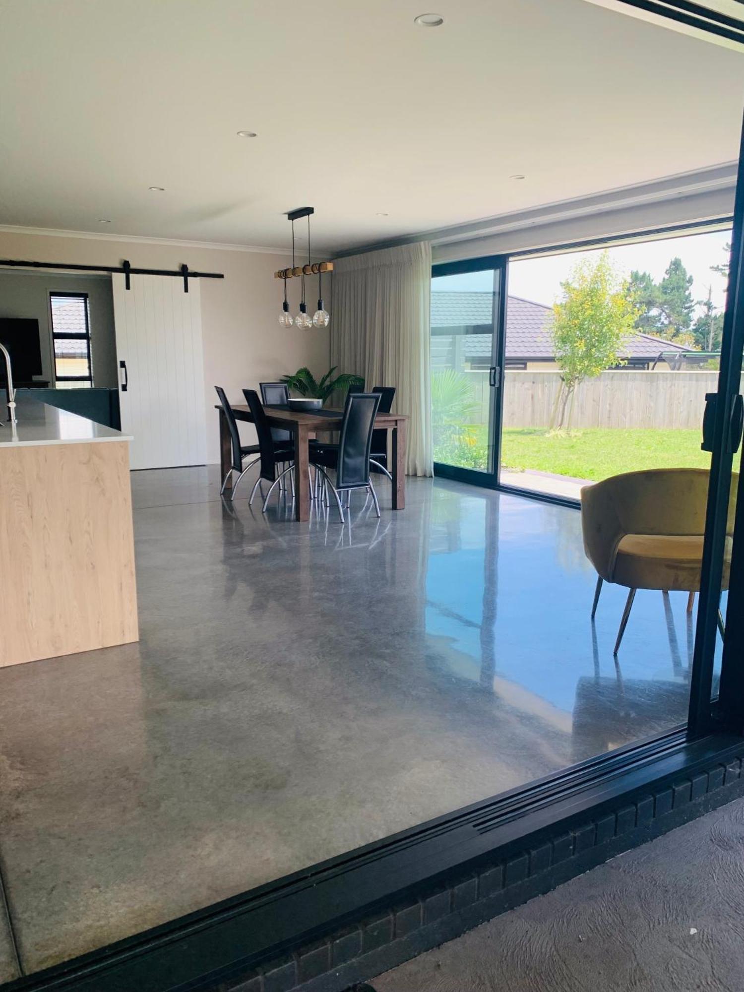 Modern And Spacious 4 Bedroom Only 2yo